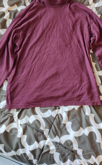🤑4 for $20| St. John's Bay maroon turtleneck - Picture 4 of 5